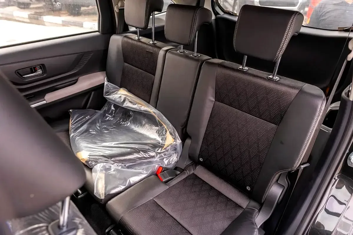 Toyota Veloz 1.5 CVT (106 hp) - 14