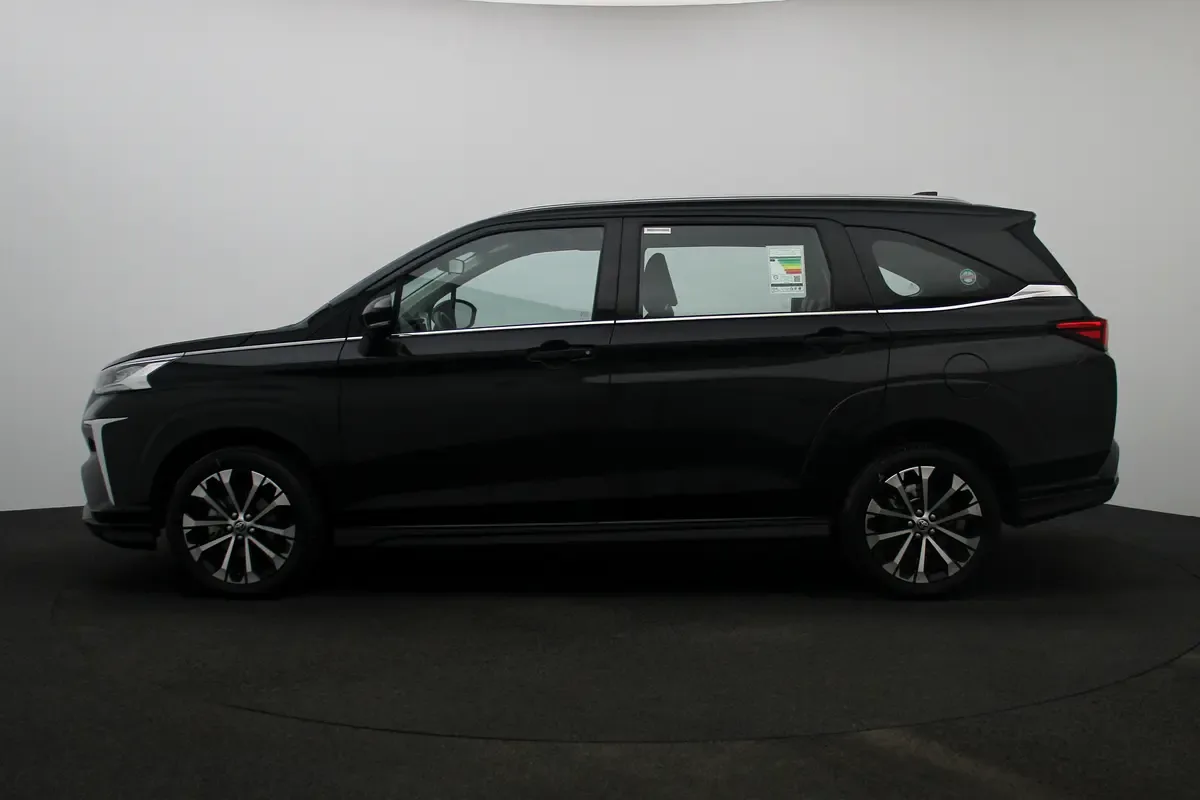 Toyota Veloz 1.5 CVT (106 hp) - 3