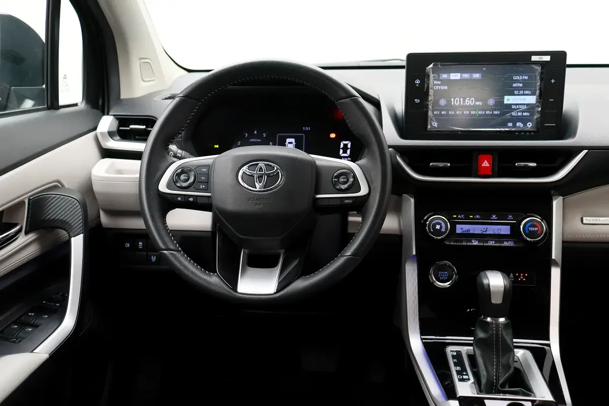 Toyota Veloz 1.5 CVT (106 hp) - 10