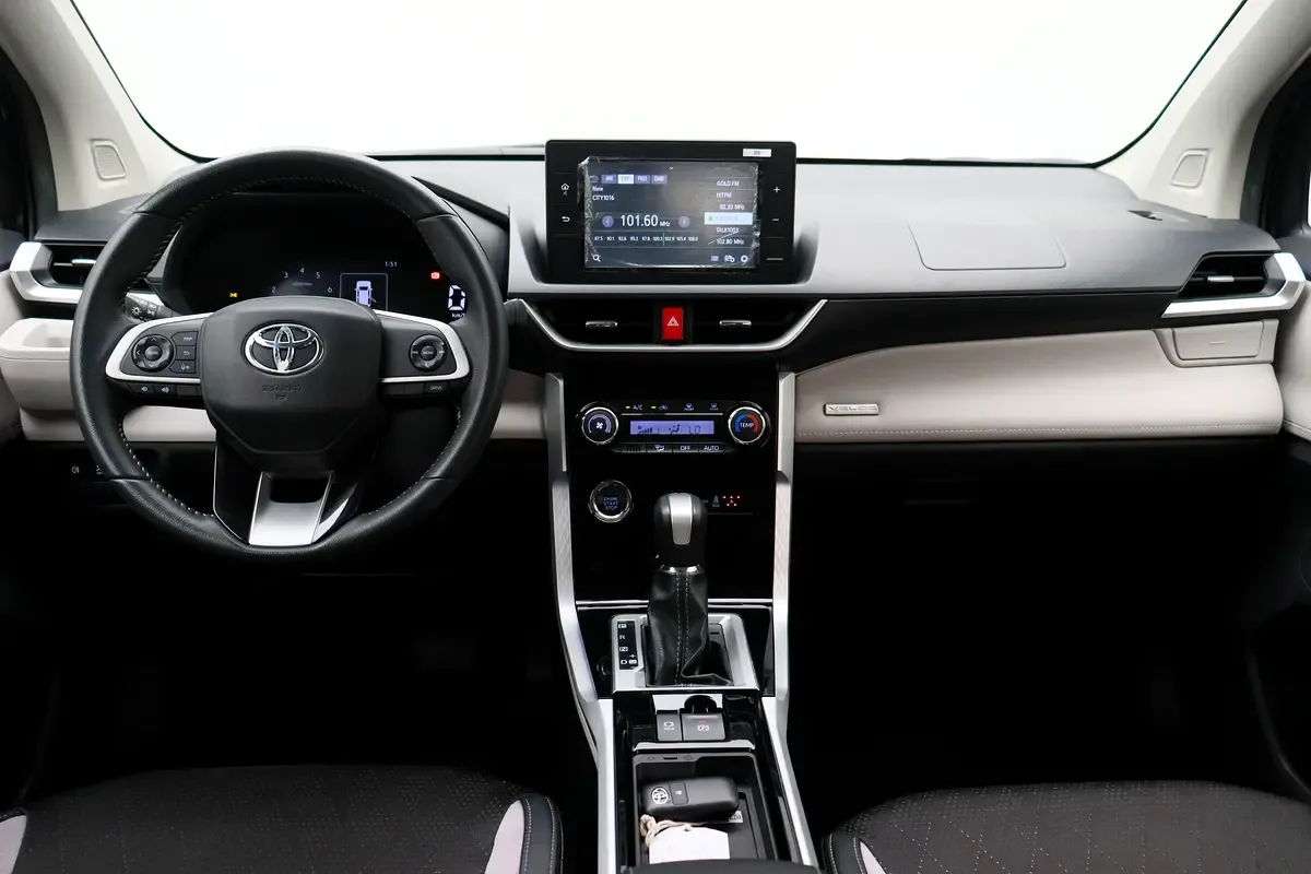 Toyota Veloz 1.5 CVT (106 hp) - 11