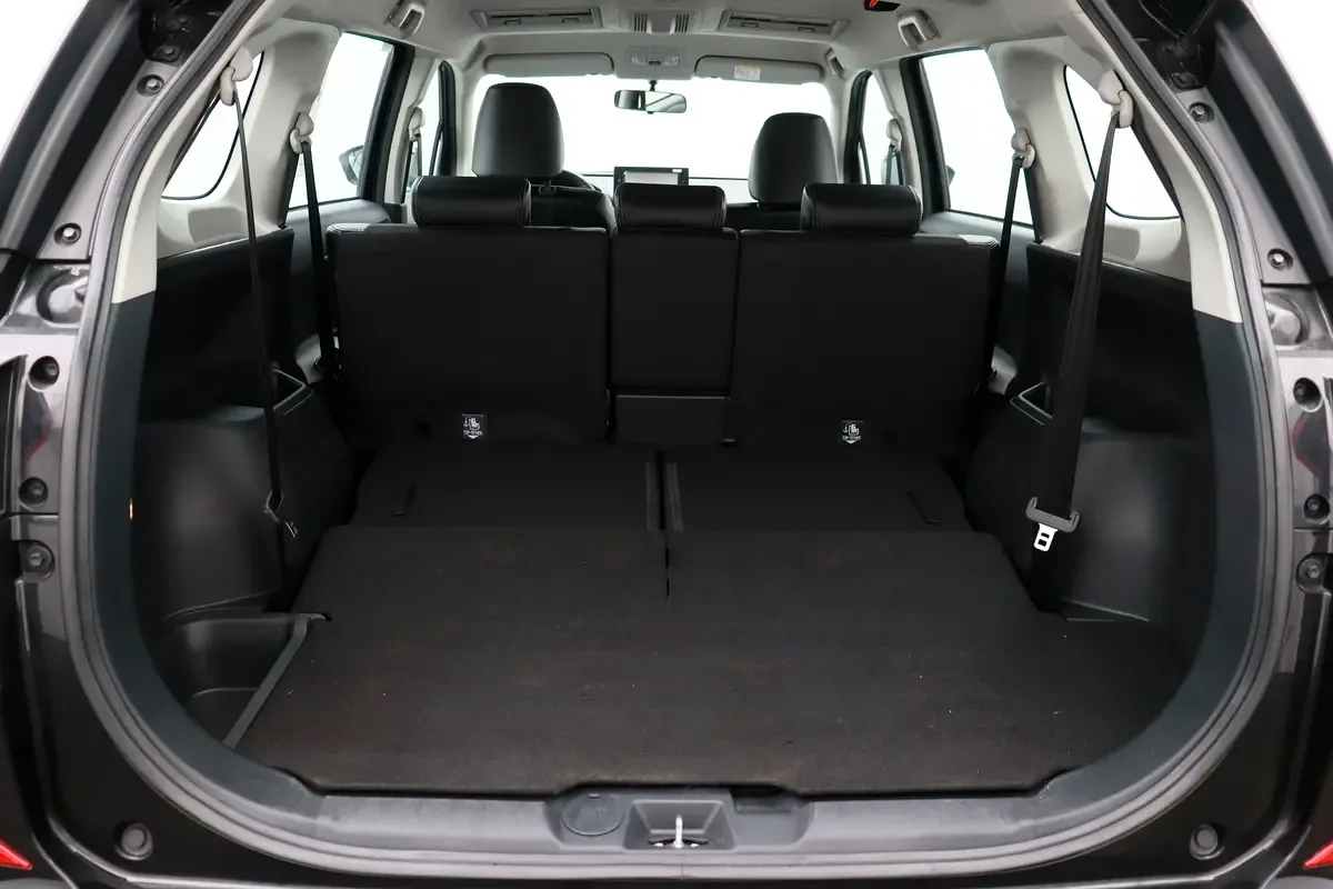 Toyota Veloz 1.5 CVT (106 hp) - 18