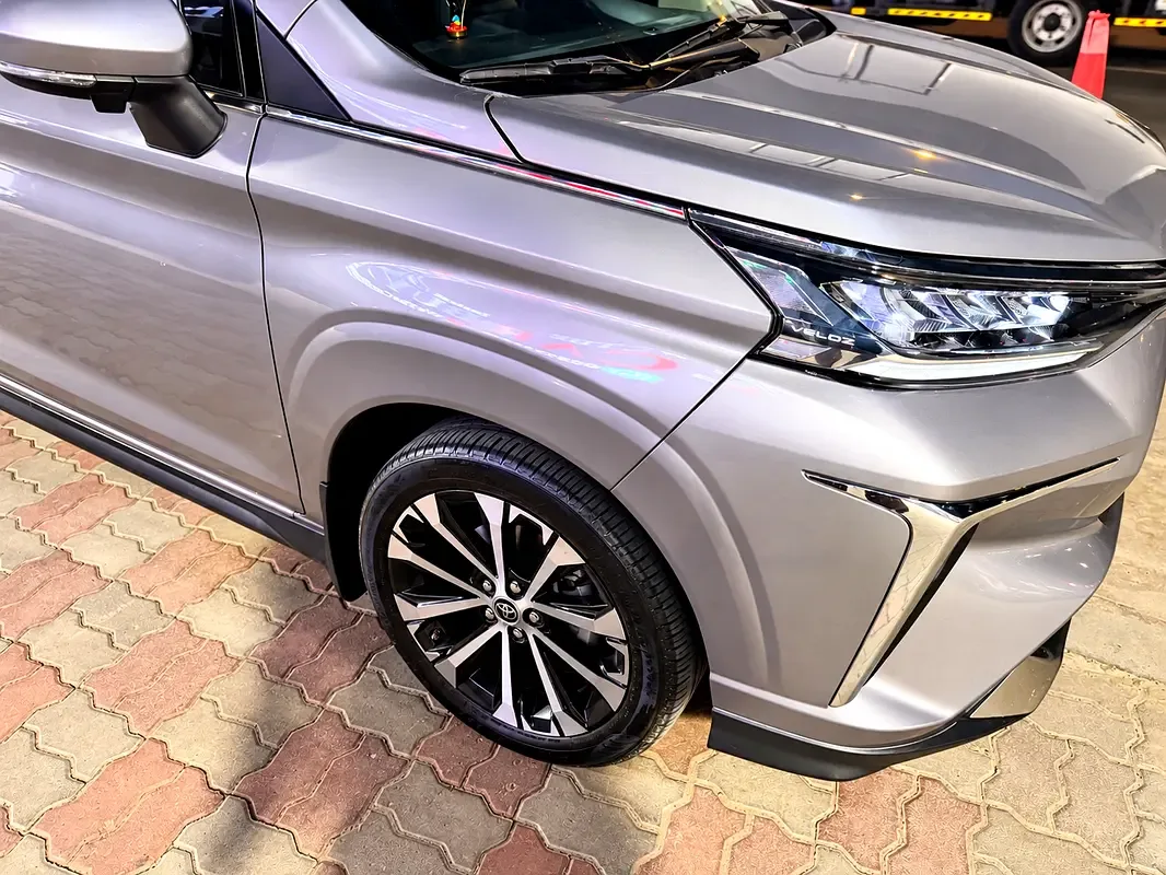 Toyota Veloz 1.5 CVT (106 hp) - 3