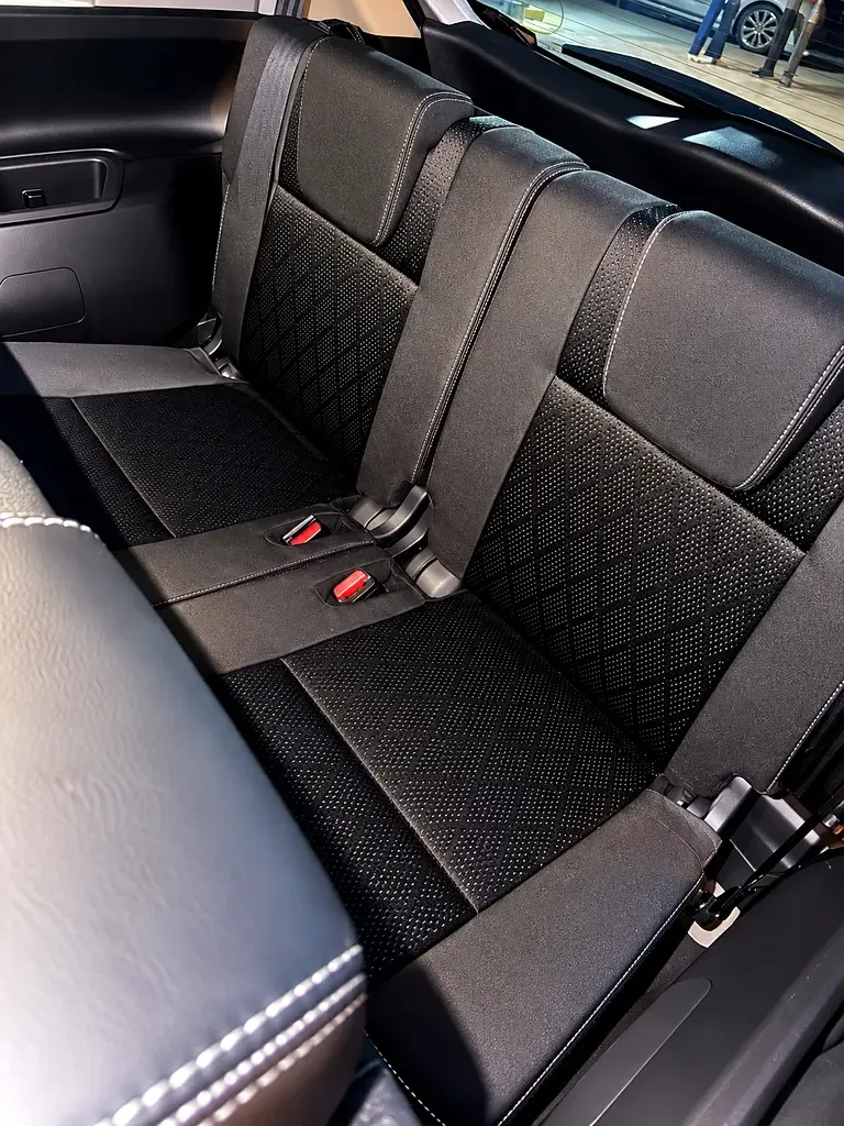 Toyota Veloz 1.5 CVT (106 hp) - 13