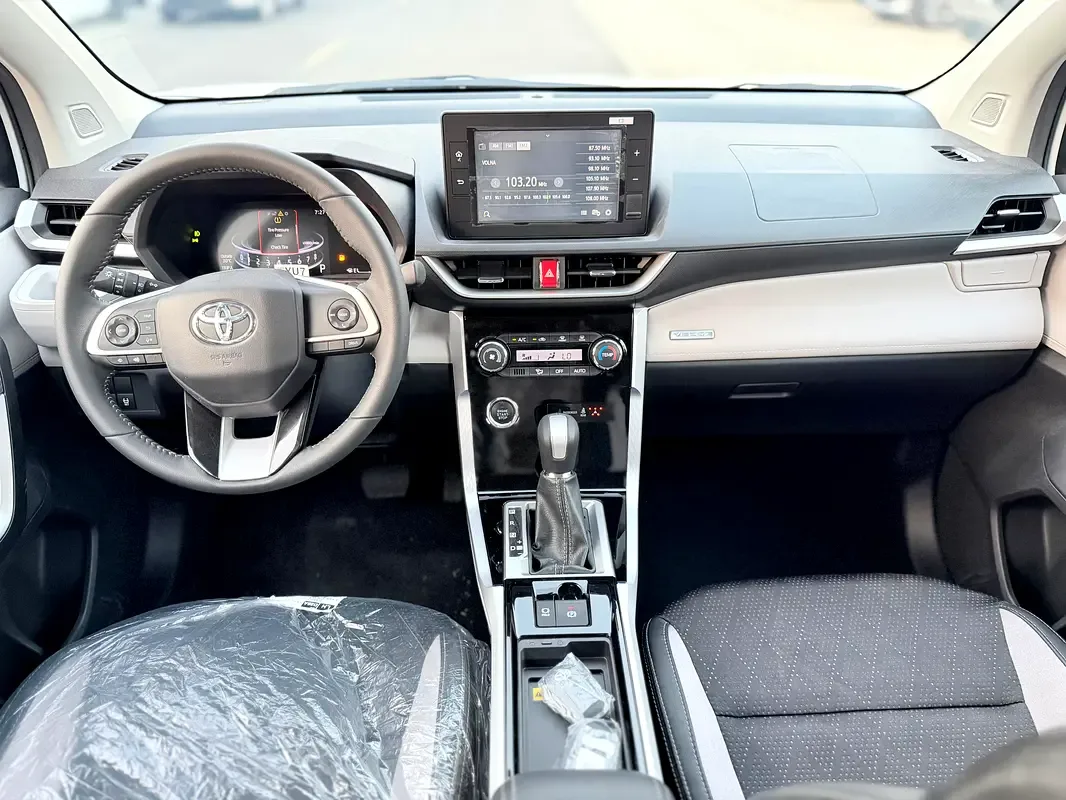 Toyota Veloz 1.5 CVT (106 hp) - 7