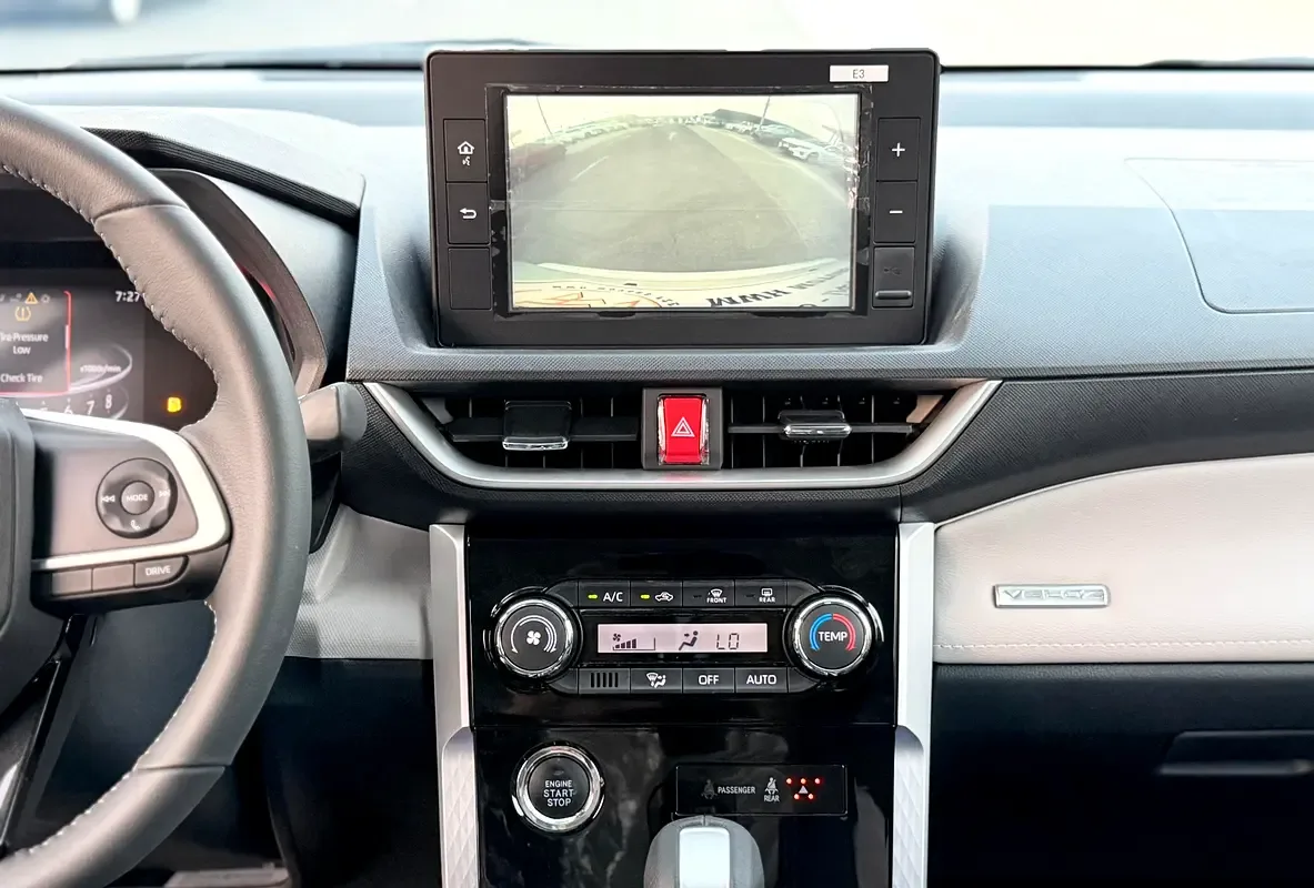 Toyota Veloz 1.5 CVT (106 hp) - 8