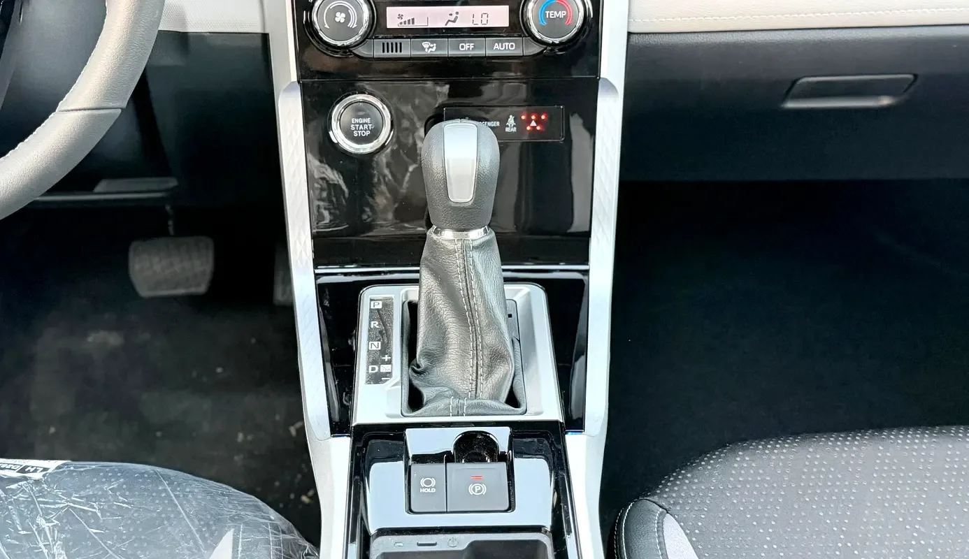 Toyota Veloz 1.5 CVT (106 hp) - 14