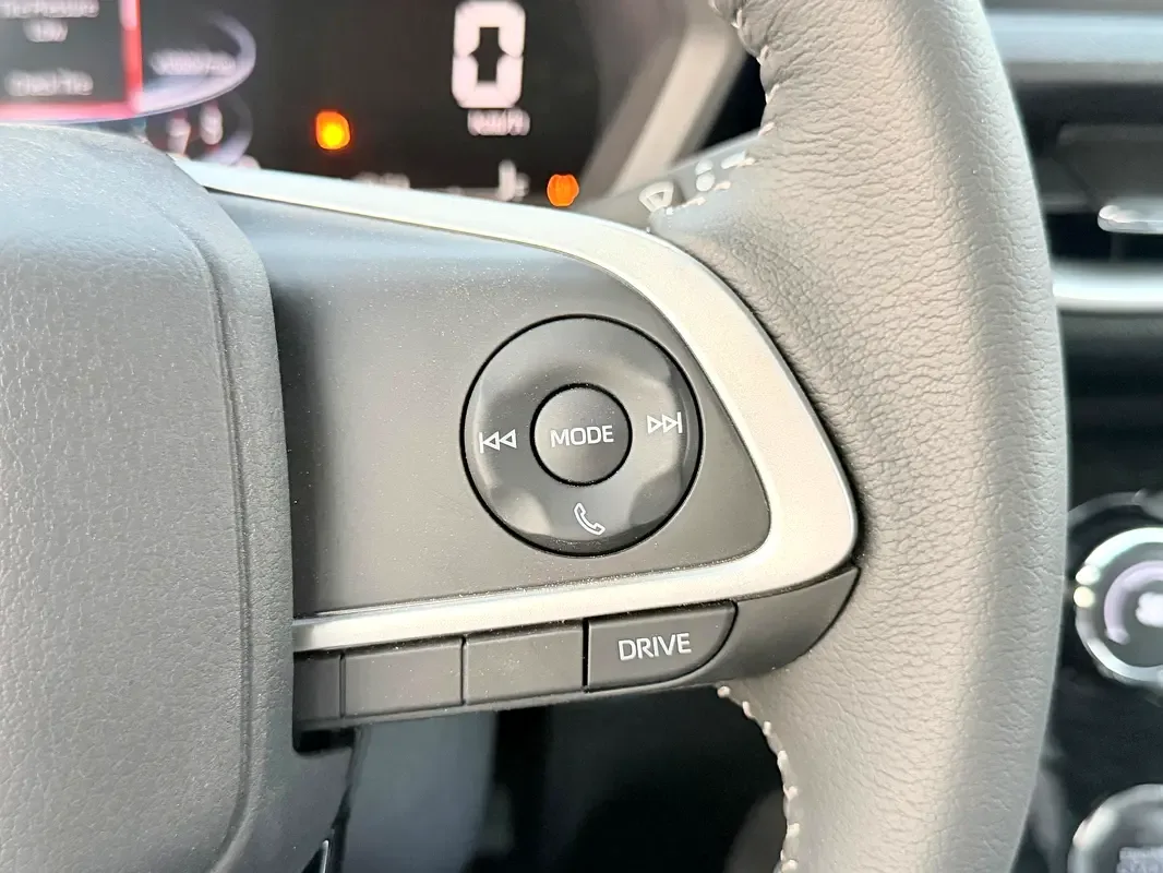 Toyota Veloz 1.5 CVT (106 hp) - 12