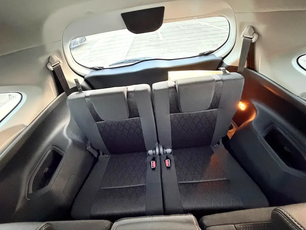 Toyota Veloz 1.5 CVT (106 hp) - 17