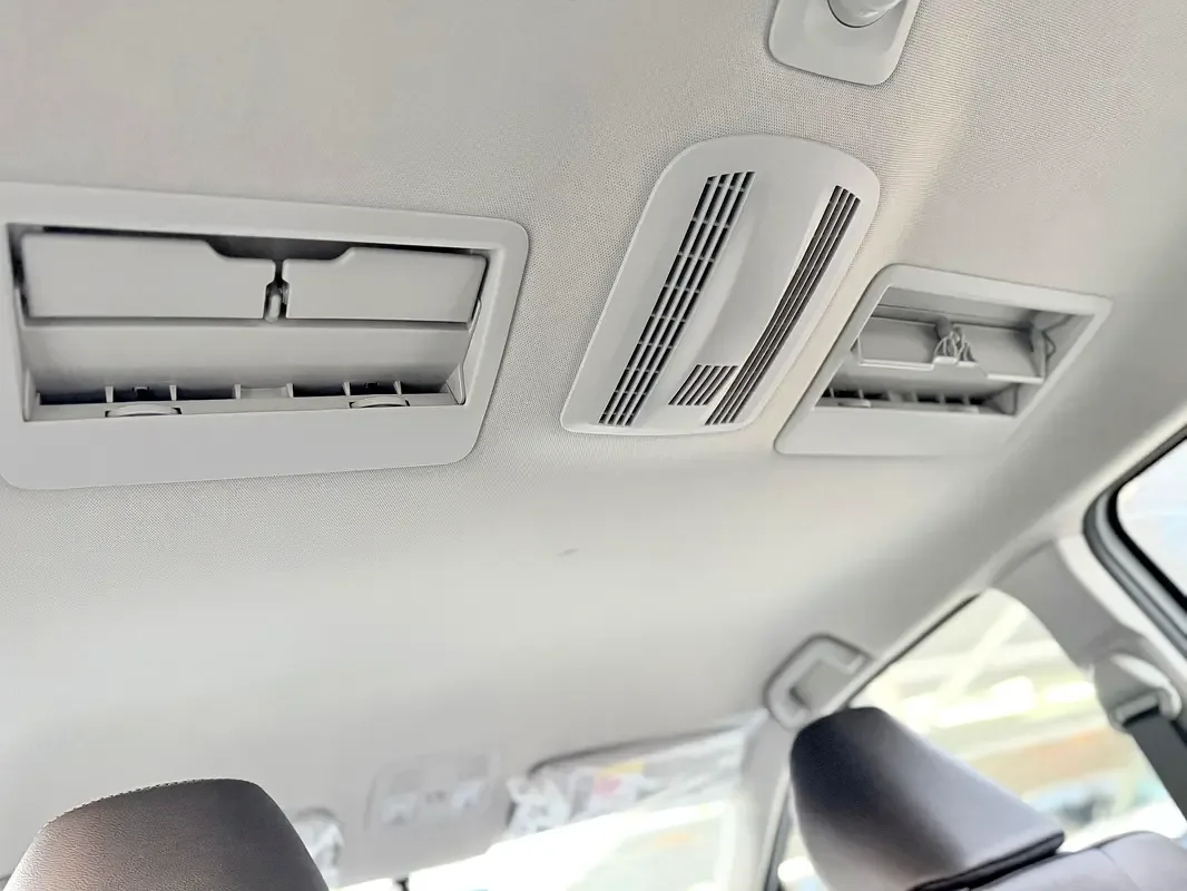 Toyota Veloz 1.5 CVT (106 hp) - 19