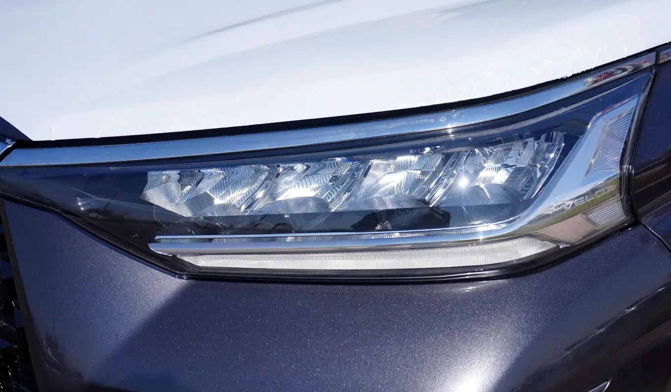 Toyota Veloz 1.5 CVT (106 hp) - 3