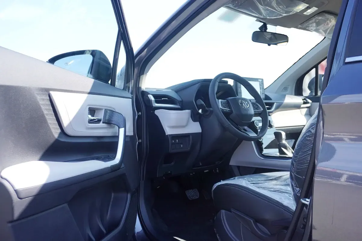 Toyota Veloz 1.5 CVT (106 hp) - 8