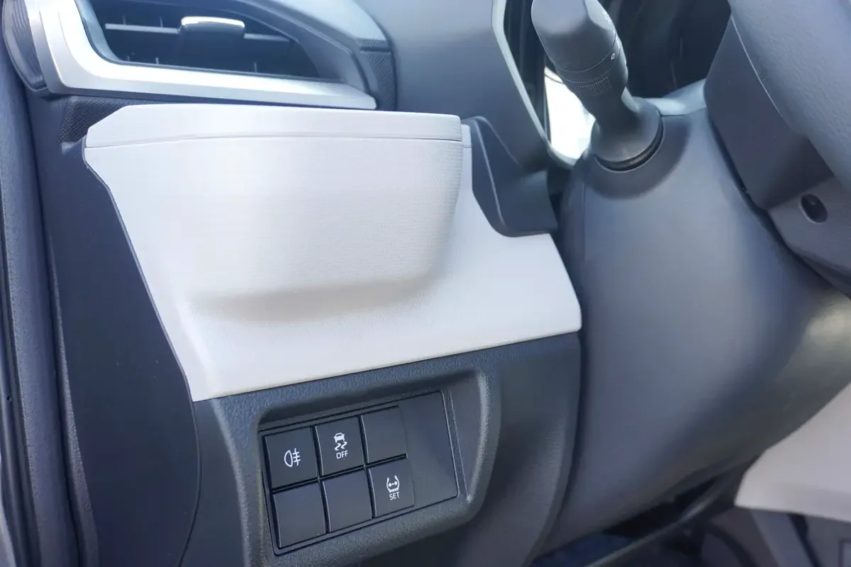Toyota Veloz 1.5 CVT (106 hp) - 10