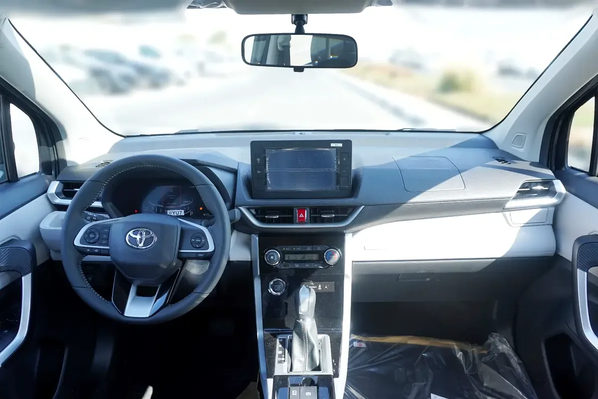 Toyota Veloz 1.5 CVT (106 hp) - 16