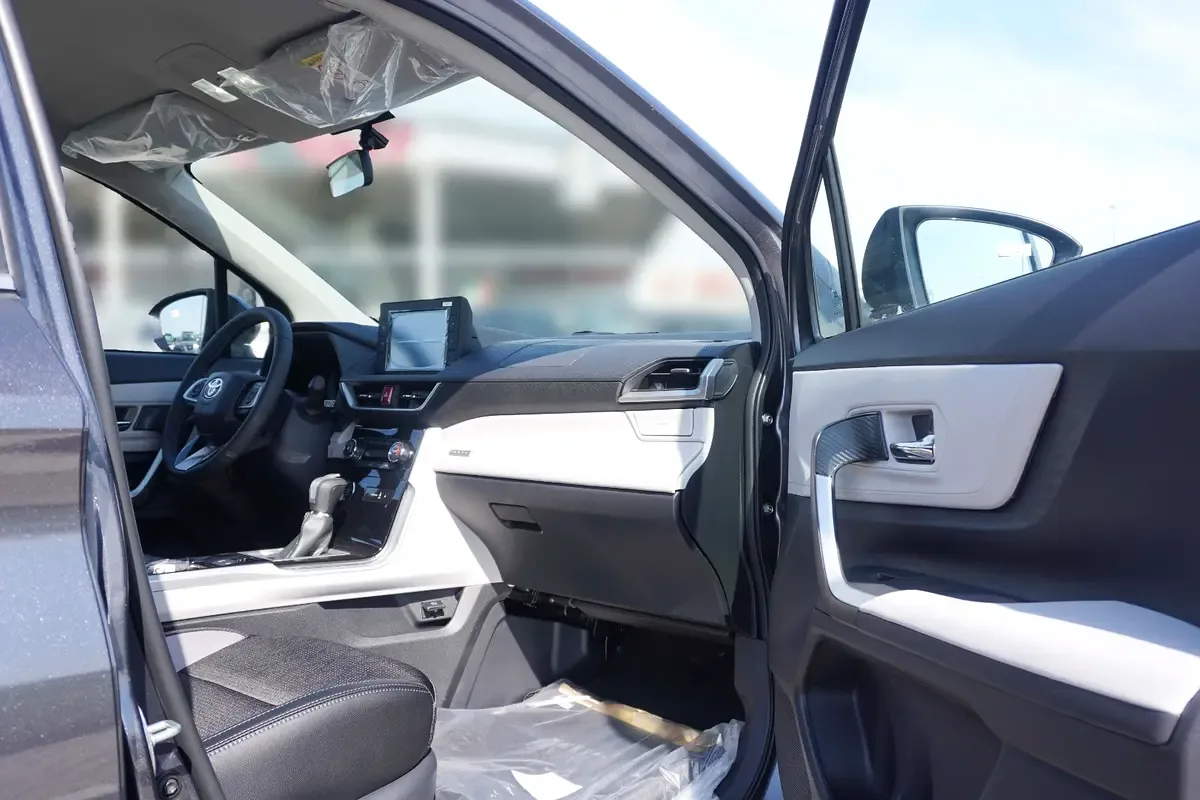 Toyota Veloz 1.5 CVT (106 hp) - 15