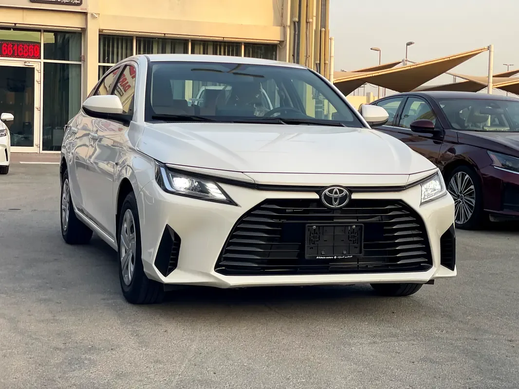 Toyota Yaris 1.5 CVT (105 hp)