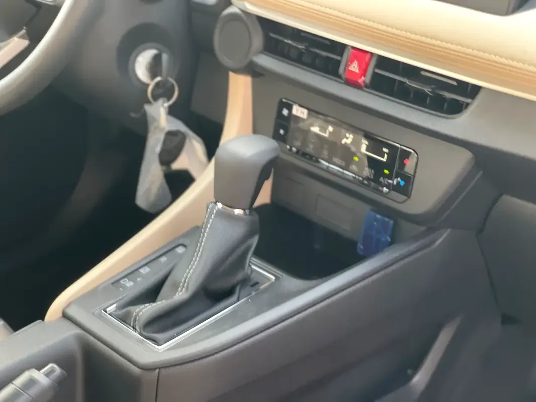Toyota Yaris 1.5 CVT (105 حصان) - 8