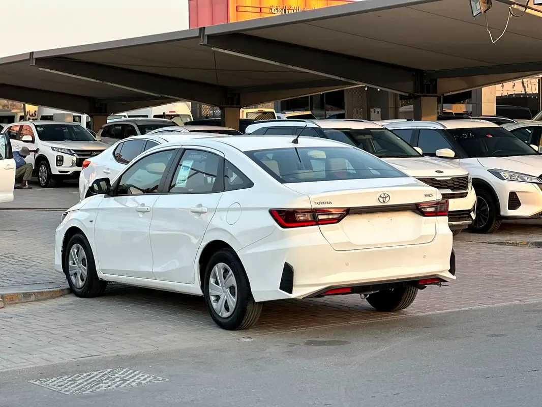 Toyota Yaris 1.5 CVT (105 حصان) - 6