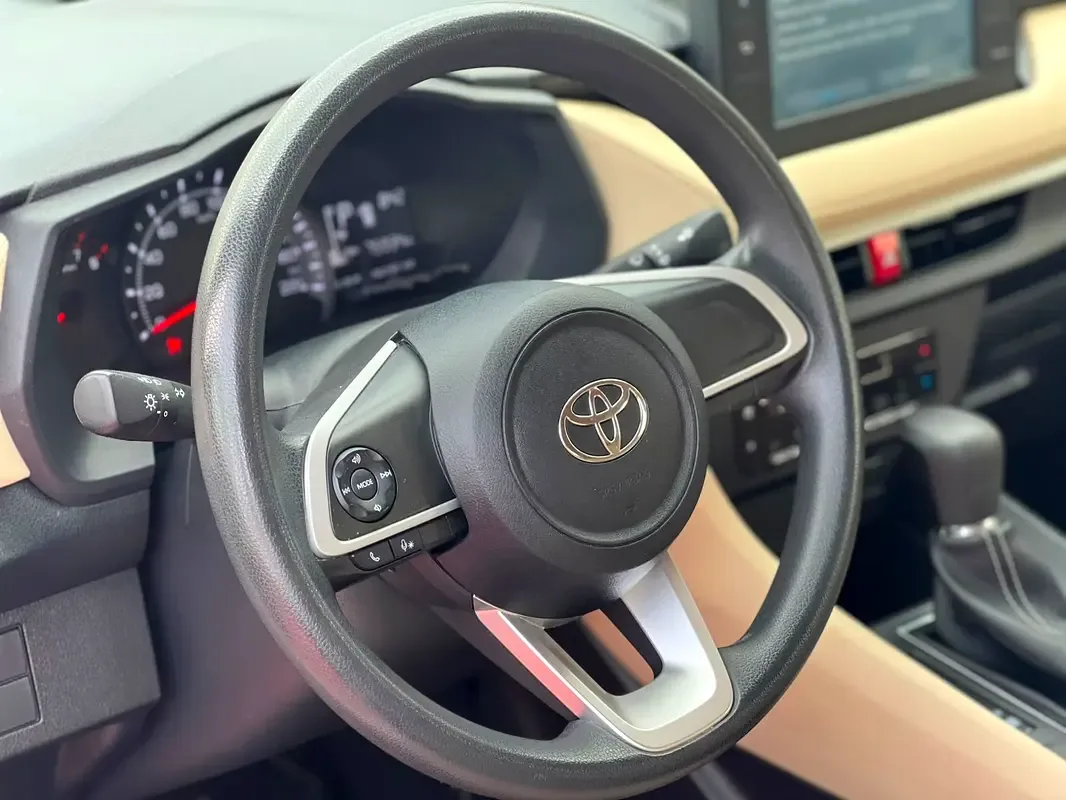 Toyota Yaris 1.5 CVT (105 حصان) - 15