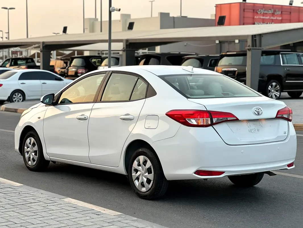 Toyota Yaris 1.5 CVT (105 حصان) - 4