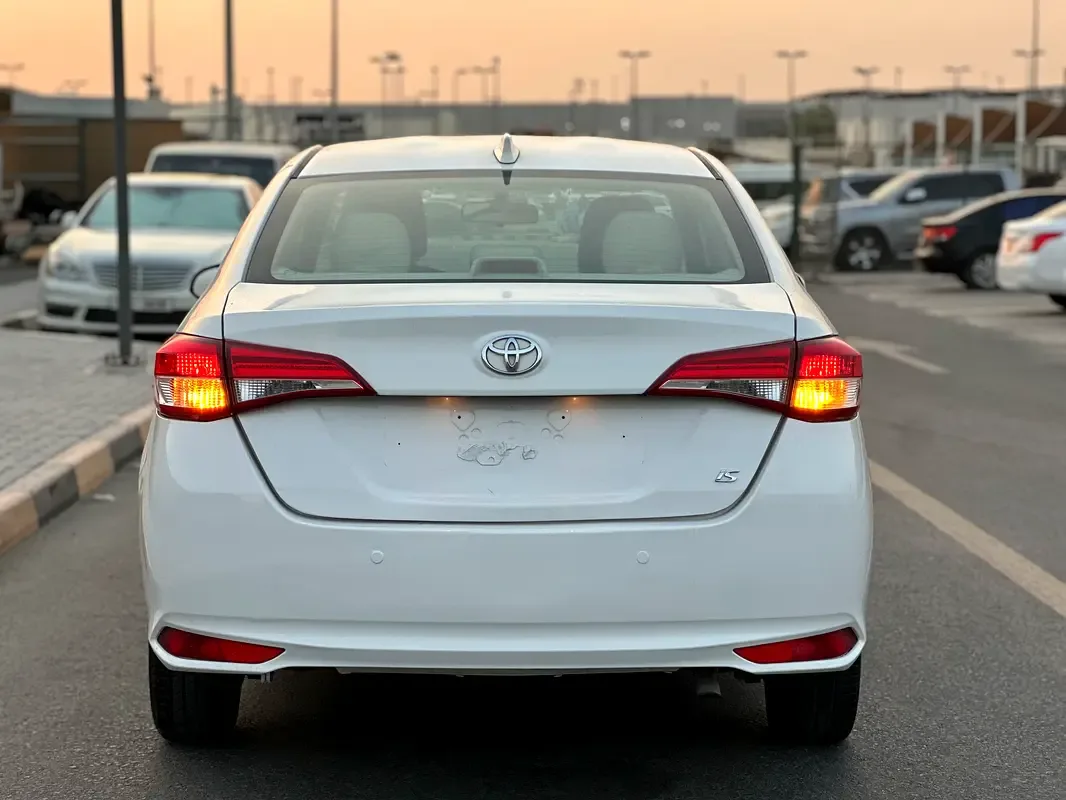 Toyota Yaris 1.5 CVT (105 حصان) - 2