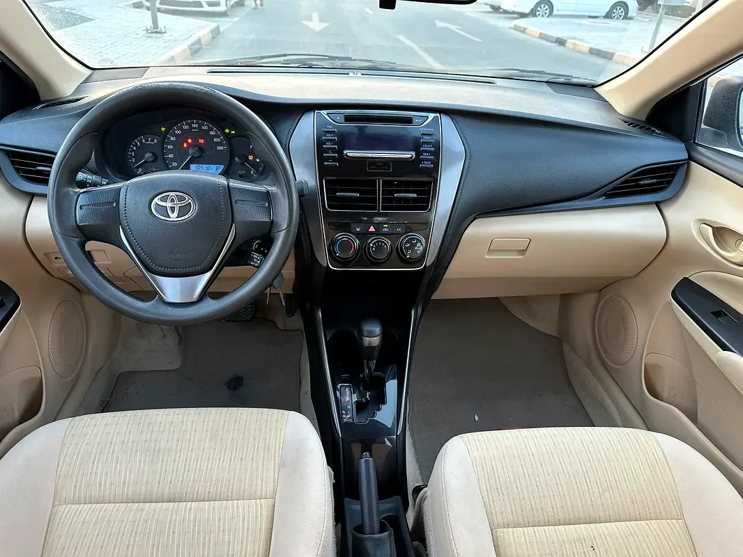 Toyota Yaris 1.5 CVT (105 حصان) - 12