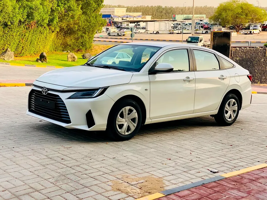 Toyota Yaris 1.5 CVT (105 hp) - 3