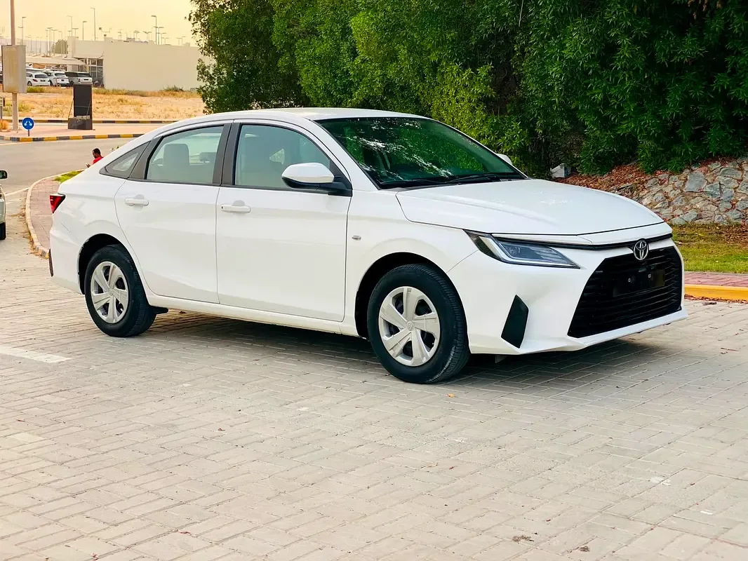 Toyota Yaris 1.5 CVT (105 hp) - 2