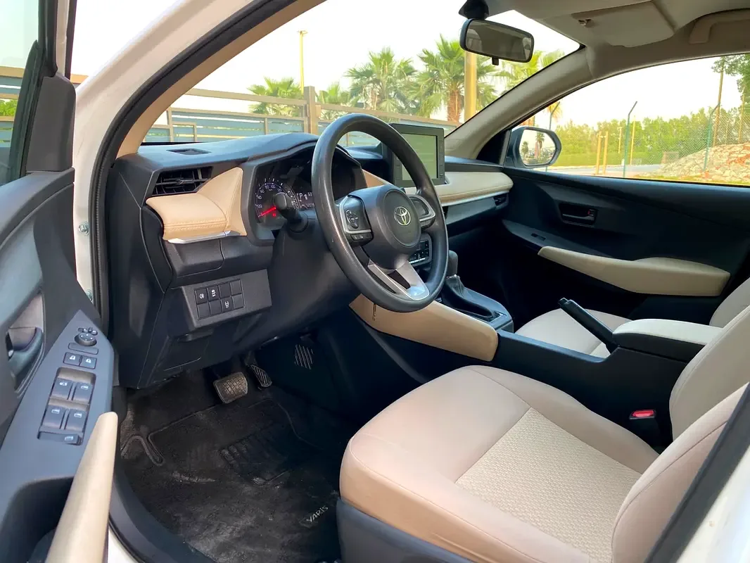 Toyota Yaris 1.5 CVT (105 hp) - 13