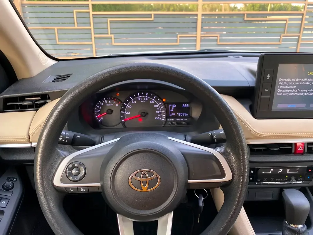Toyota Yaris 1.5 CVT (105 hp) - 14