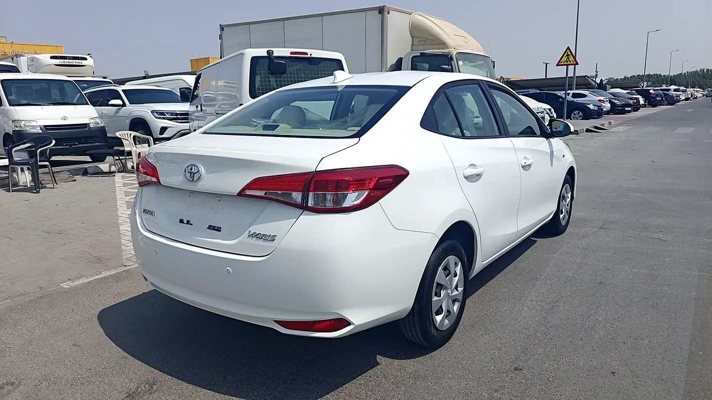 Toyota Yaris 1.5 CVT (105 حصان) - 4