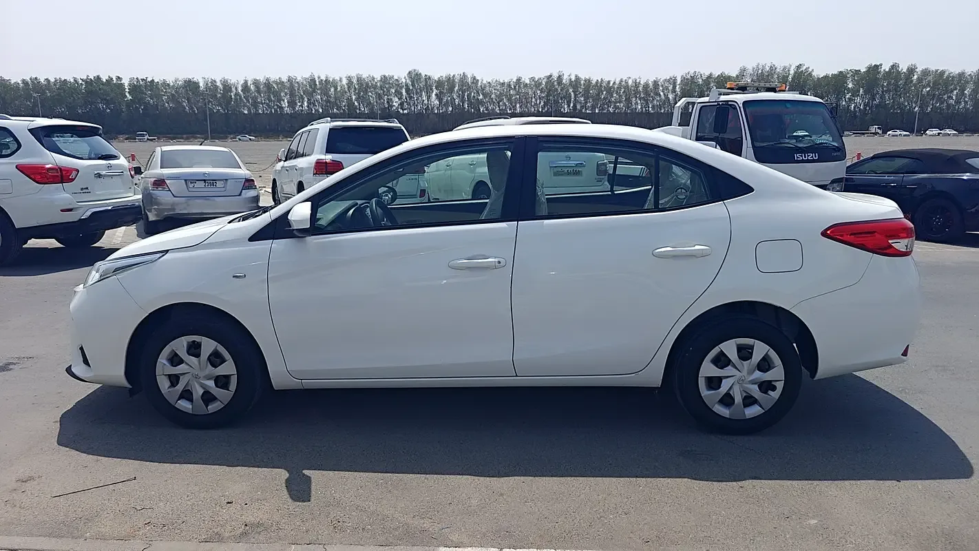 Toyota Yaris 1.5 CVT (105 حصان) - 8