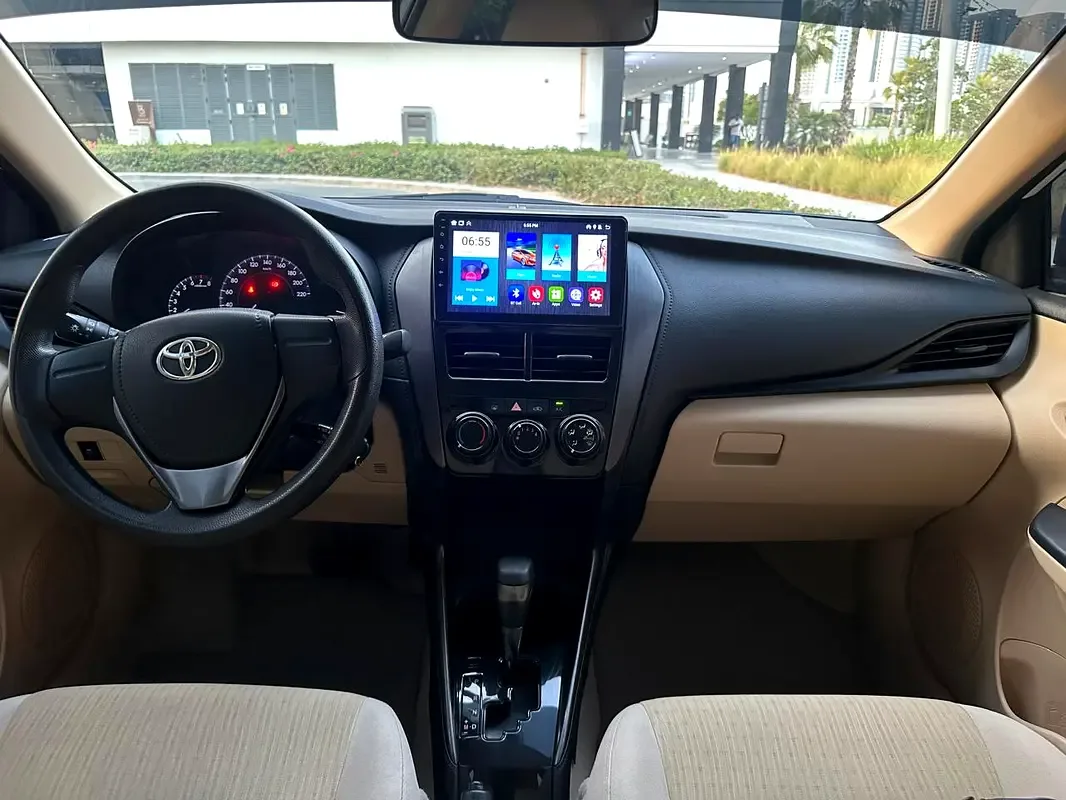 Toyota Yaris 1.5 CVT (105 hp) - 2