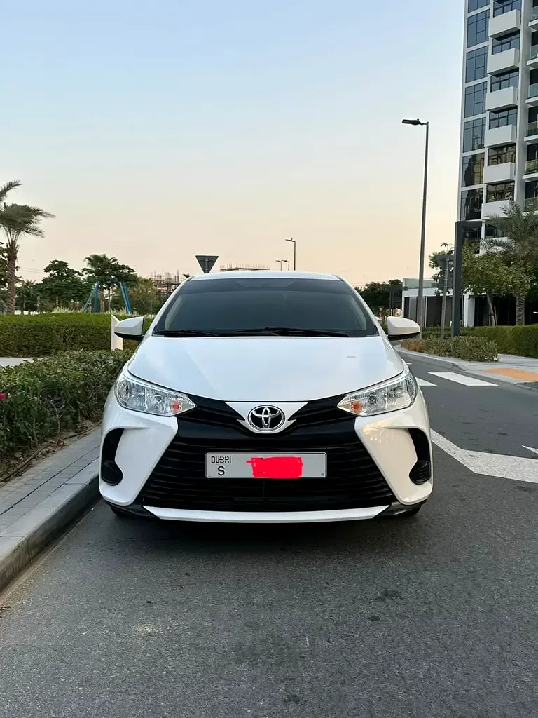 Toyota Yaris 1.5 CVT (105 hp) - 14