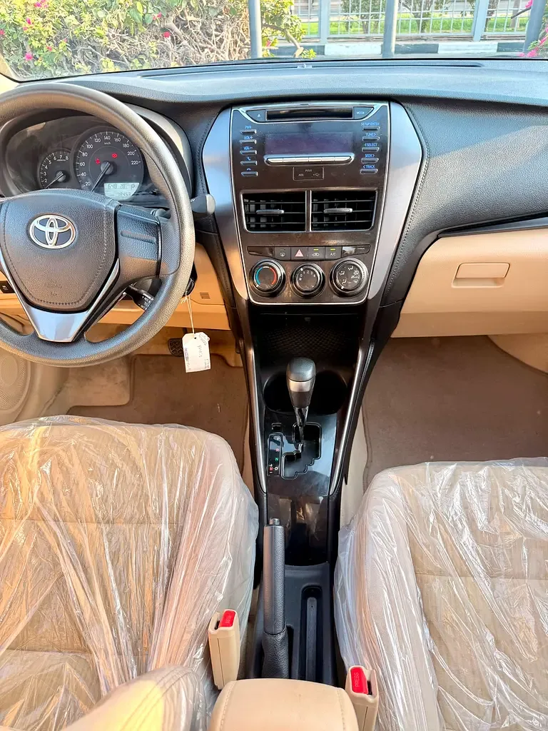 Toyota Yaris 1.5 CVT (105 حصان) - 12