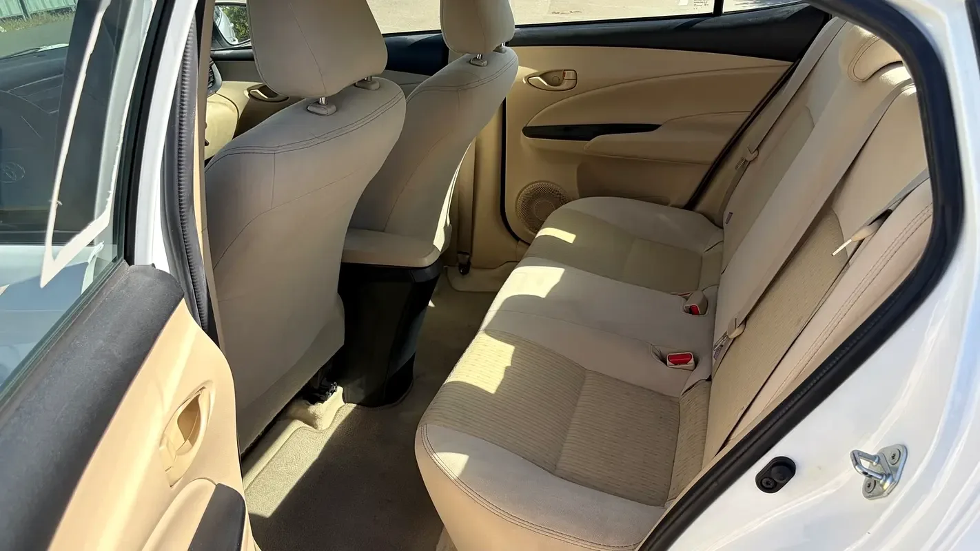 Toyota Yaris 1.5 CVT (105 حصان) - 12