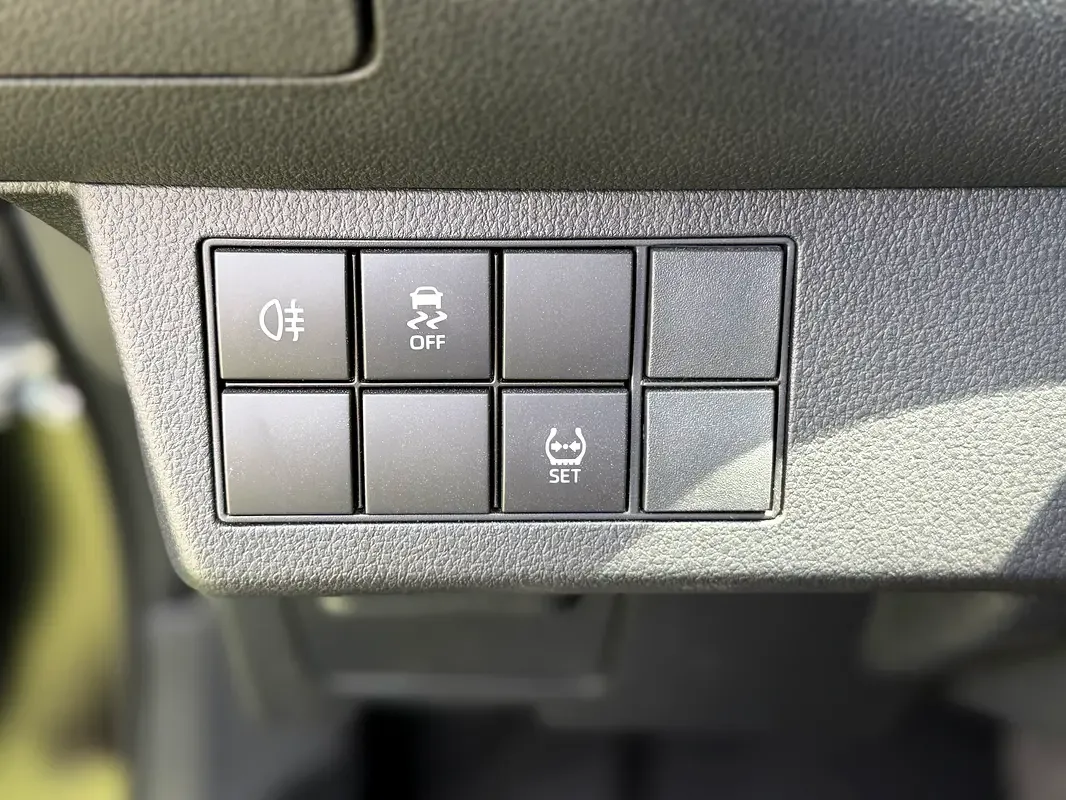 Toyota Yaris 1.5 CVT (105 حصان) - 8