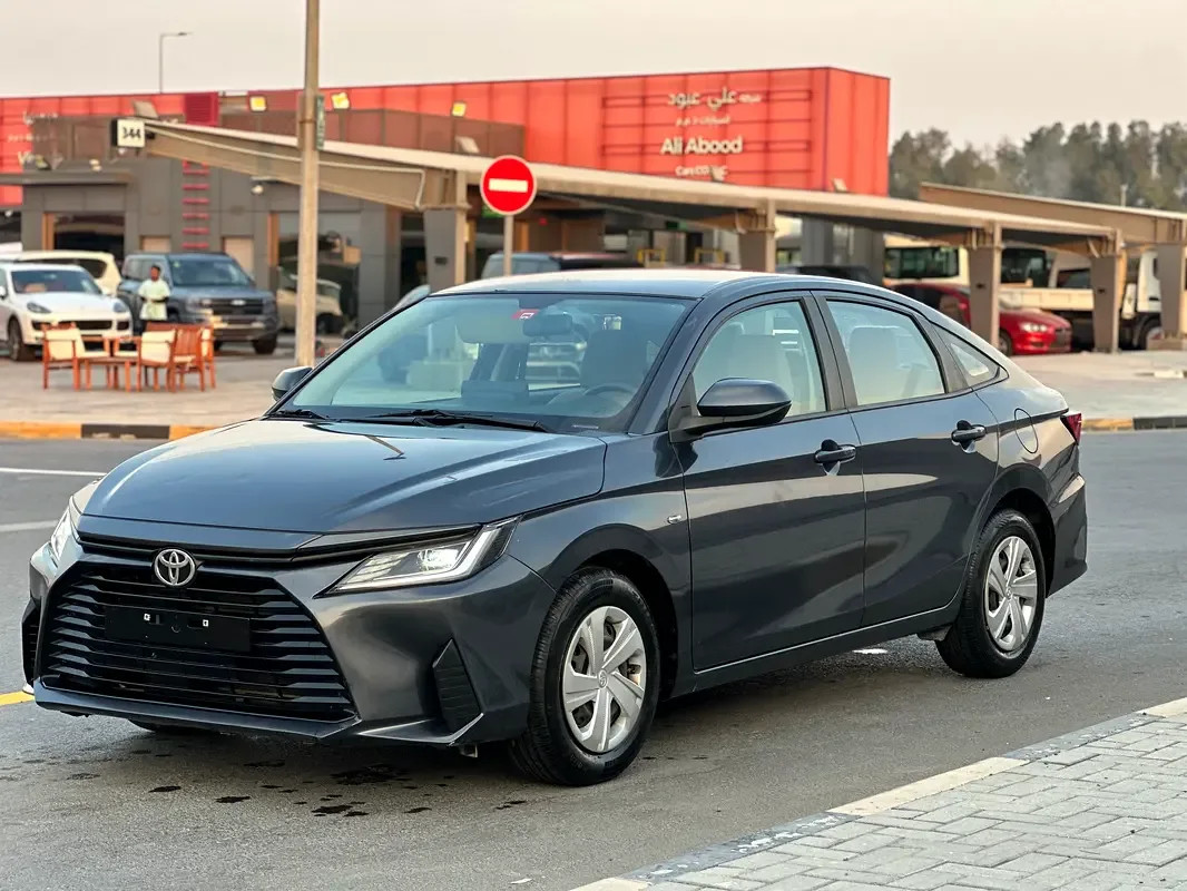 Toyota Yaris 1.5 CVT (105 hp) - 3