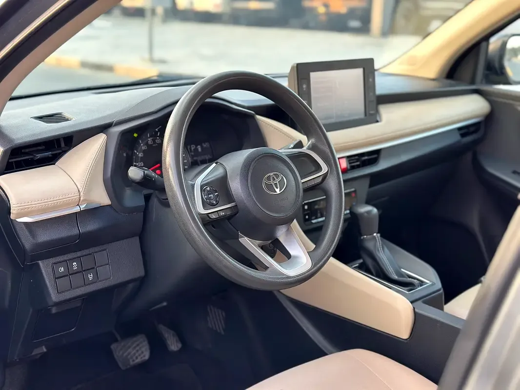 Toyota Yaris 1.5 CVT (105 hp) - 10