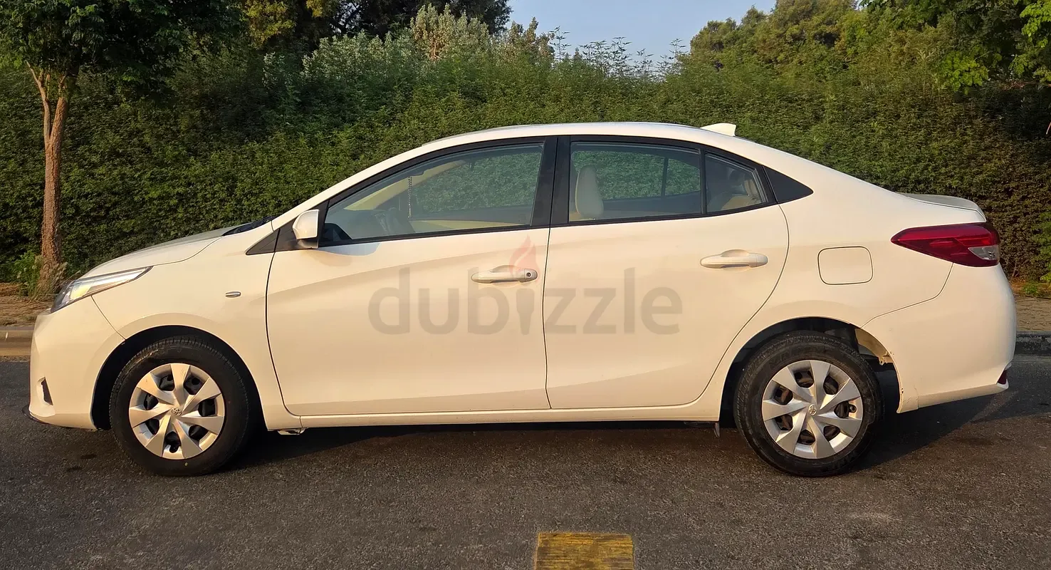 Toyota Yaris 1.5 CVT (105 hp) - 2