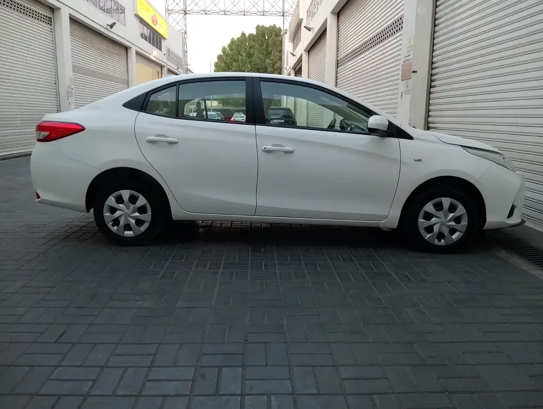 Toyota Yaris 1.5 CVT (105 hp) - 4