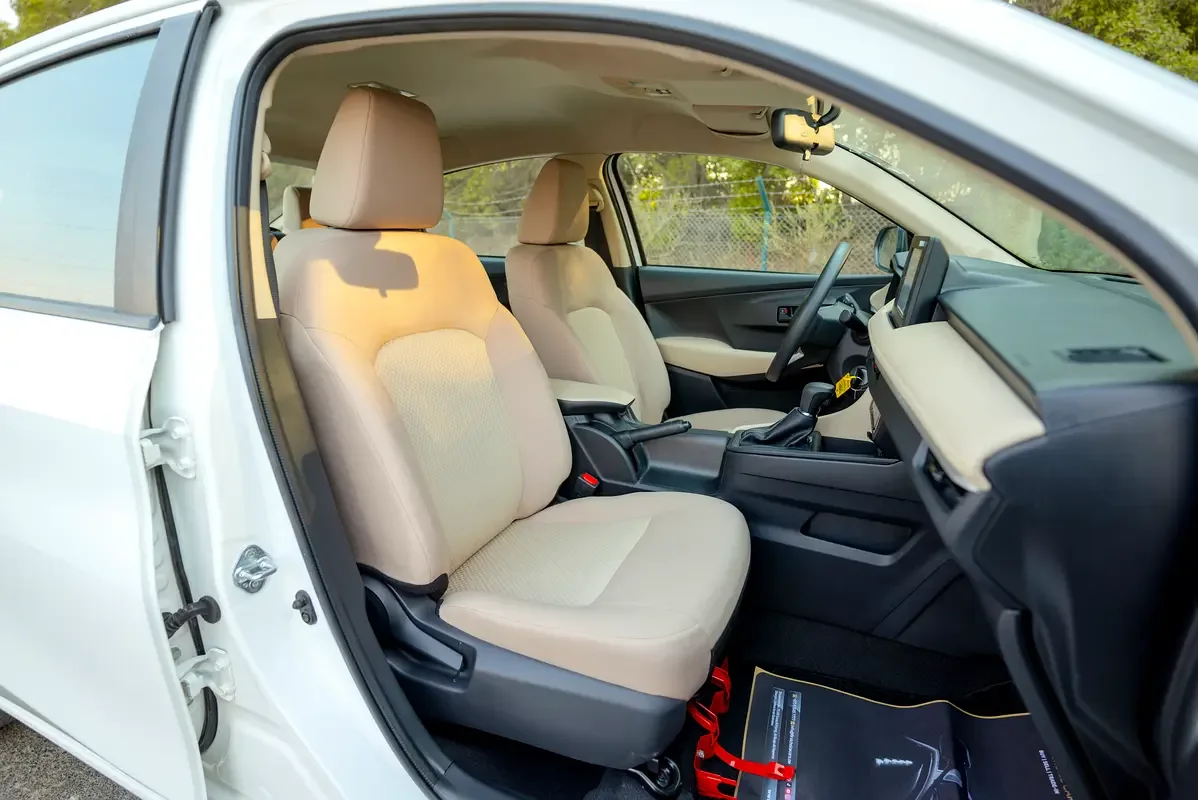 Toyota Yaris 1.5 CVT (105 حصان) - 11