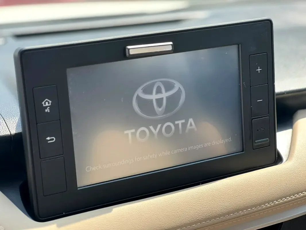 Toyota Yaris 1.5 CVT (105 hp) - 15