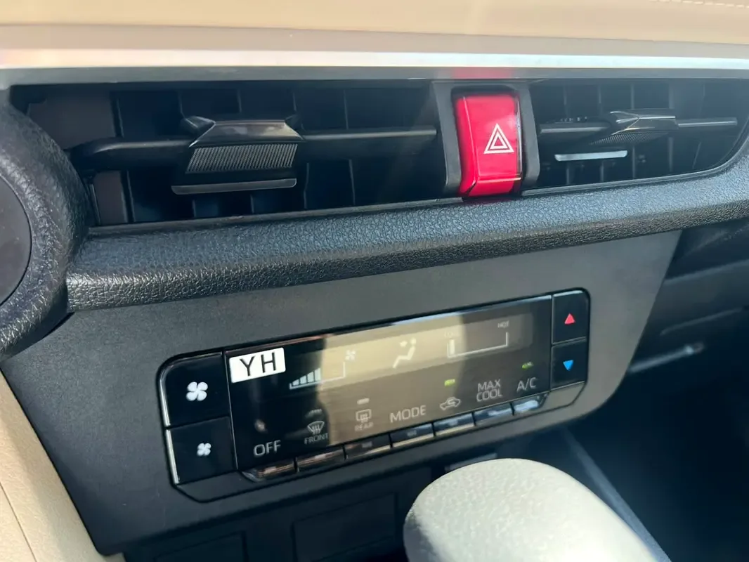 Toyota Yaris 1.5 CVT (105 hp) - 16