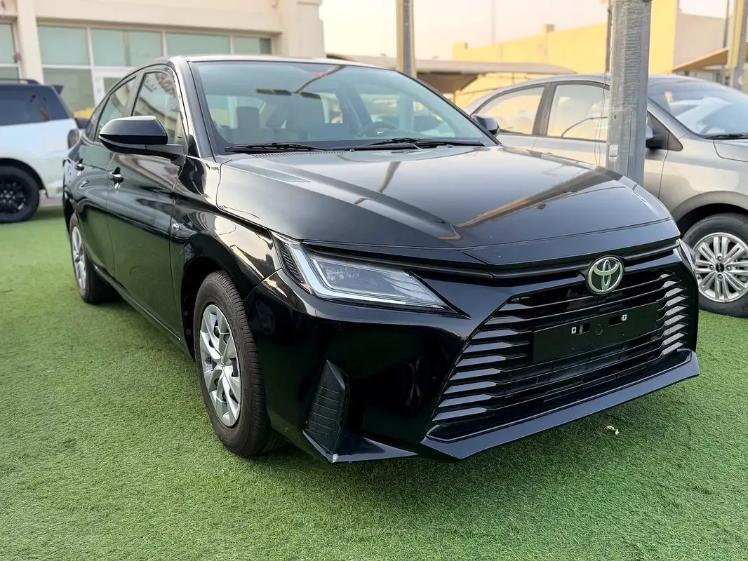 Toyota Yaris 1.5 CVT (105 hp) - 2