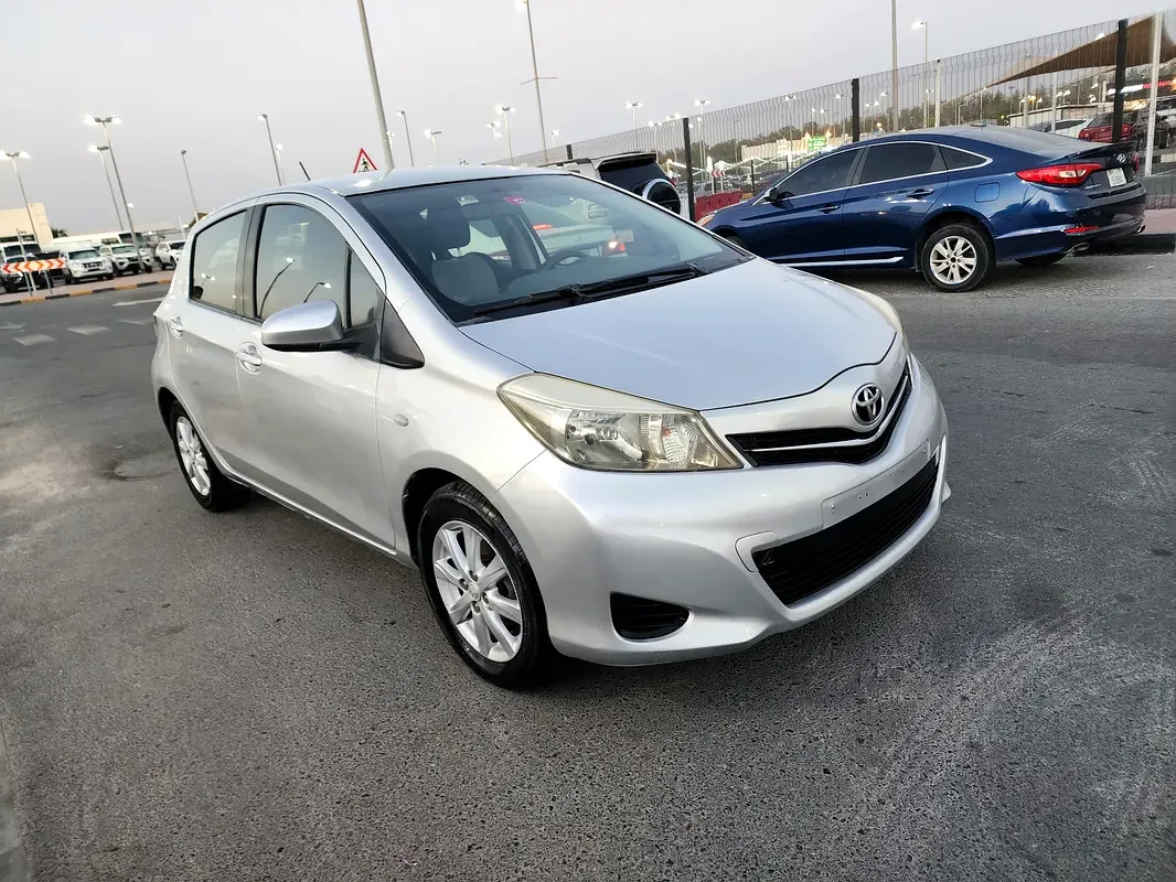 Toyota Yaris 1.5 CVT (107 hp) - 2