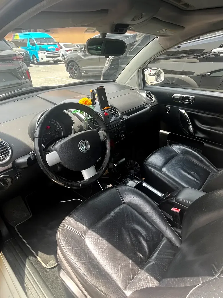 Volkswagen Beetle 2.0 4AT (115 hp) - 6