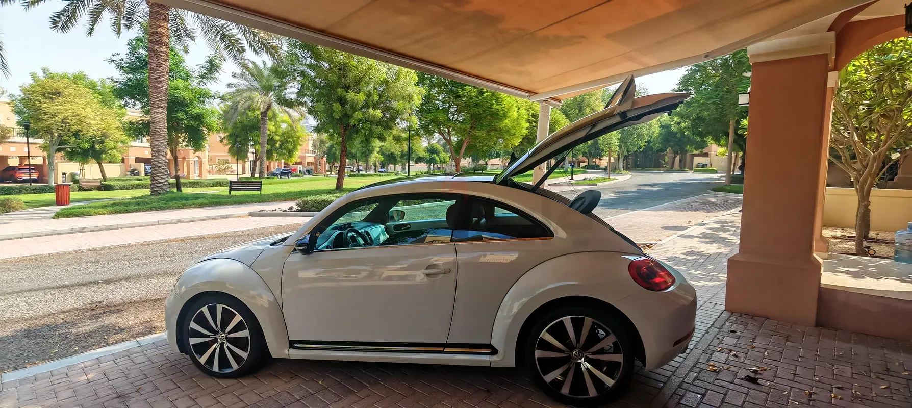 Volkswagen Beetle 2.0 TSI DSG (200 hp) - 12