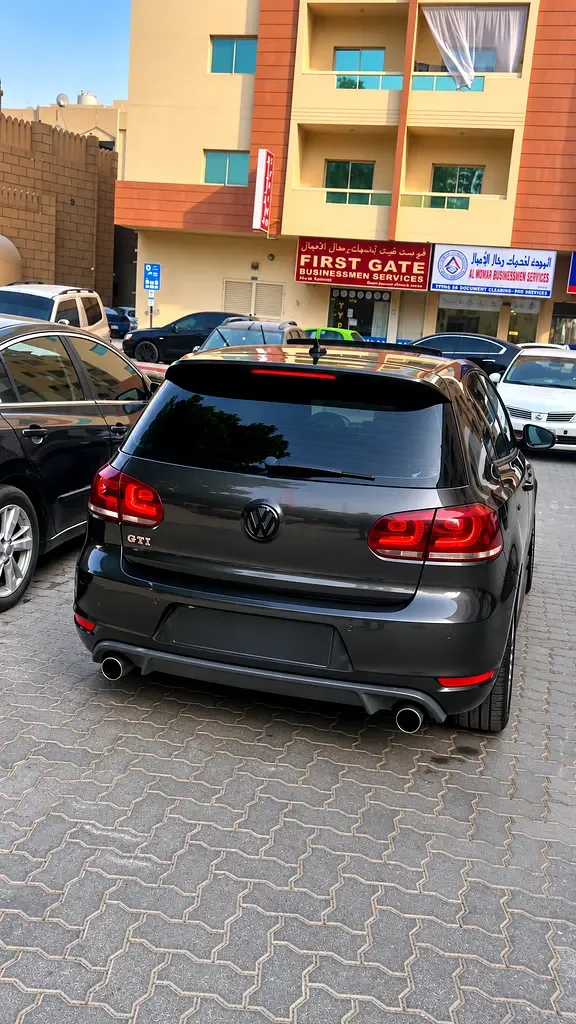 Volkswagen Golf GTI 2.0 AMT (200 hp) - 2
