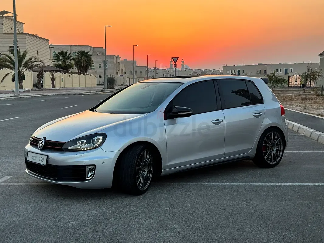 Volkswagen Golf GTI 2.0 AMT (235 hp)