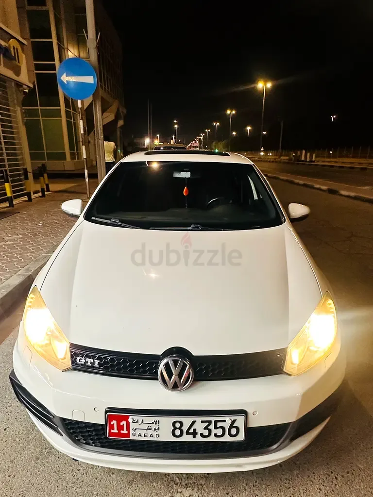 Volkswagen Golf GTI 2.0 AMT (235 hp)